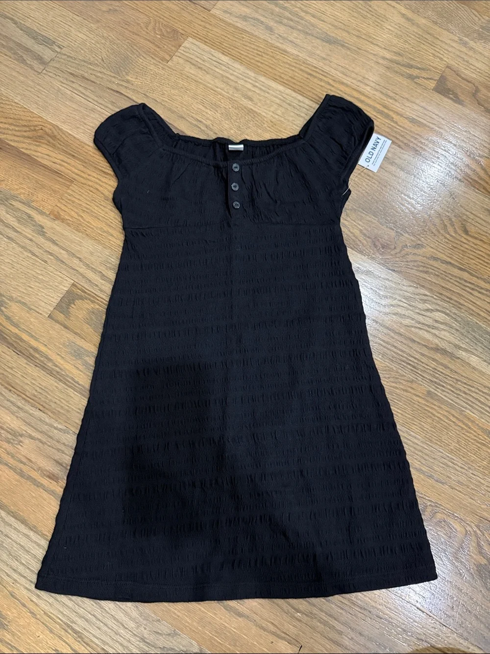 Brand new with tags* Girl’s Old Navy Black Textured Short Sleeve Dress